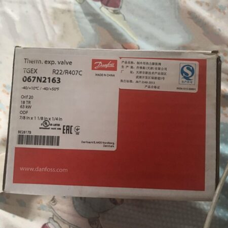 1PCS New Danfoss Expansion Valve 067N2163 In Box