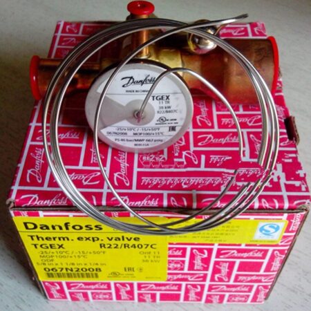 1PCS New Danfoss Expansion Valve 067N2008 In Box