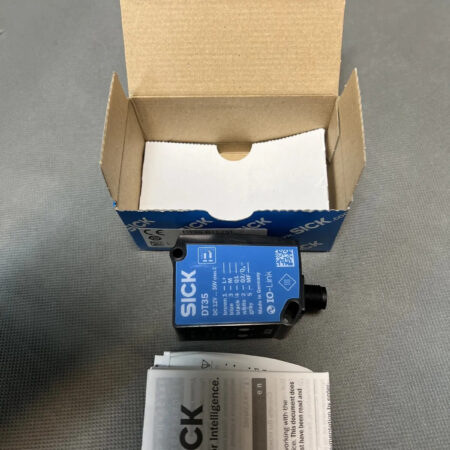 New SICK DT35-B15251 Mid Range Distance Sensor Order 1057652