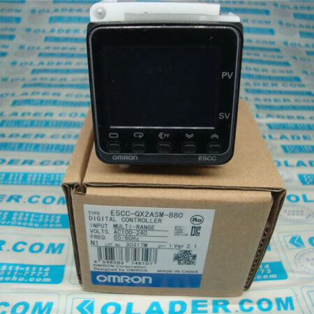 OMRON E5CC-QX2ASM-880 MODLE 100-240 VAC Temperature Controller