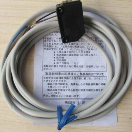 1 Pcs YAMATAKE AZBIL PHOTOELECTRIC SENSOR HP100-D2 New