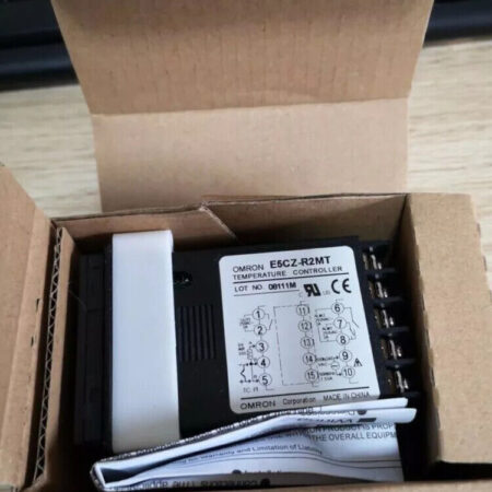 New E5CZ-R2MT Omron Temperature Controller No Communication RS-485 / in Box