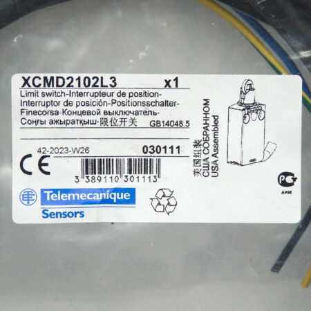 1pcs Telemecanique XCMD2102L3 240VAC 10A SPDT Roller Plunger Limit Switch