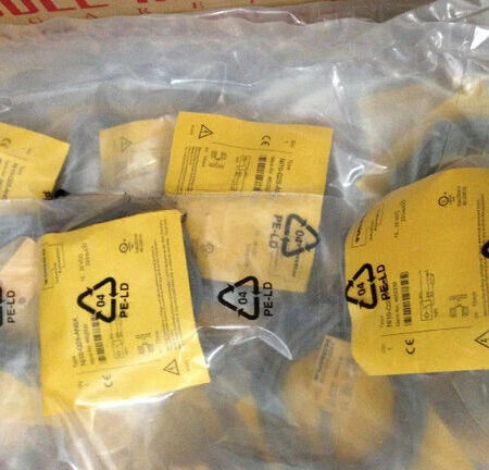 New TURCK NI8-M18-AZ3X/S90 Proximity Sensor Switch